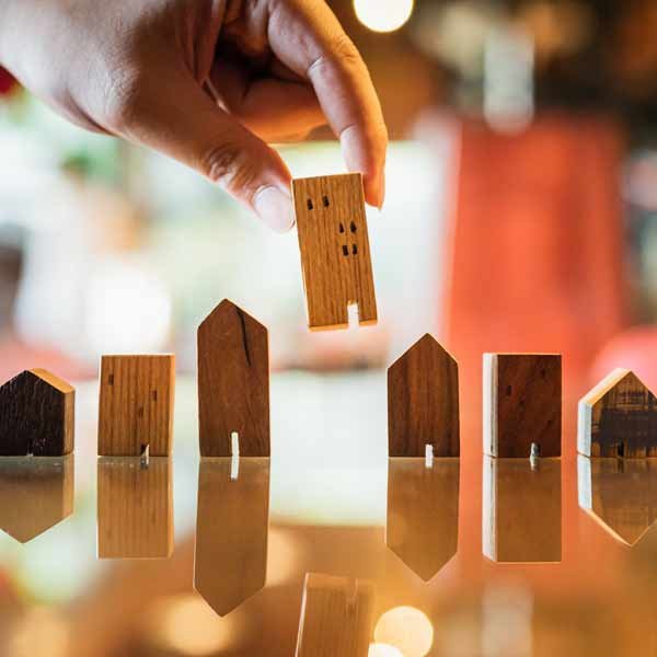 About iconic investing
